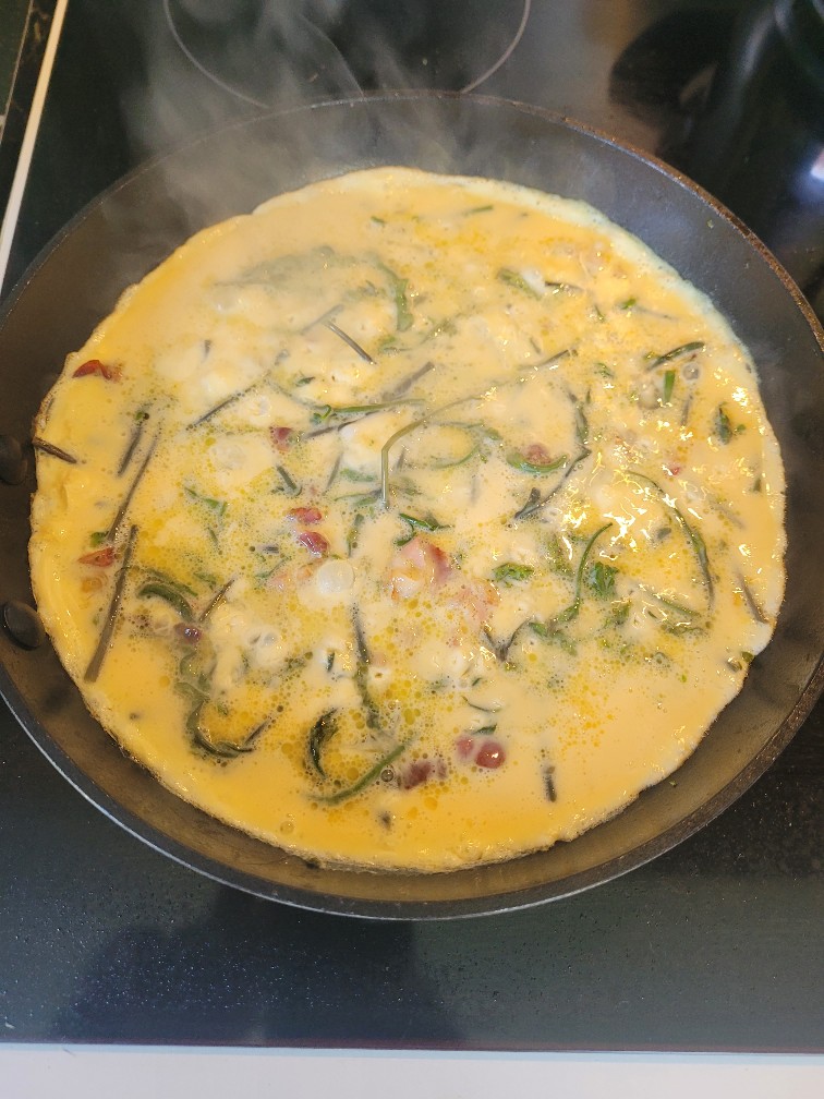 cuisson omelette aux asperges sauvages