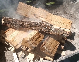feu de bois pour cuisson côte de boeuf